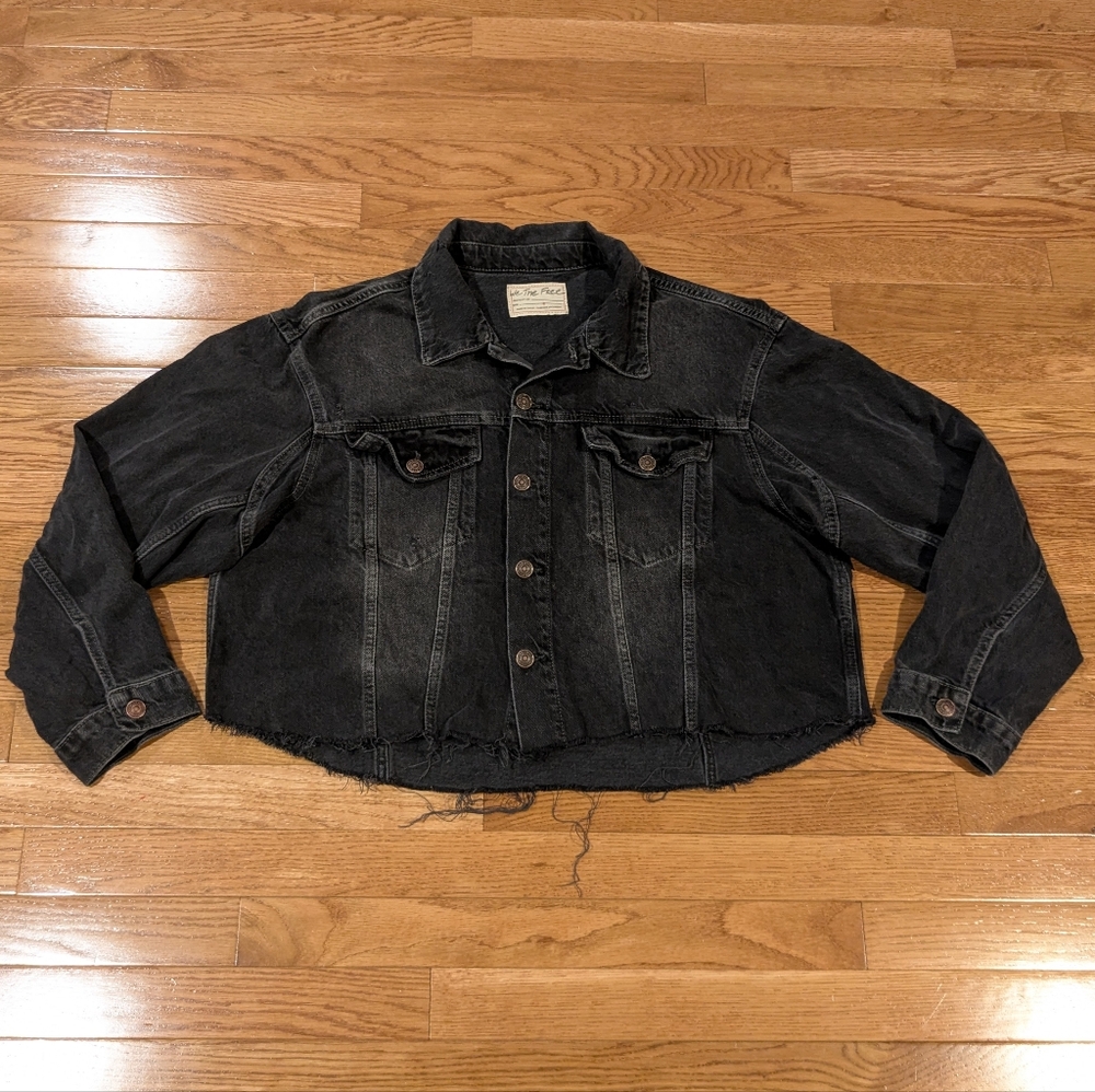 We The Free Cropped Distressed Charcoal Black Denim Jean Jacket Medium